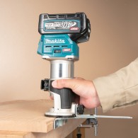 Défonceuse affleureuse - MAKITA RT001GM208 - 40V - Ø 6-8 mm