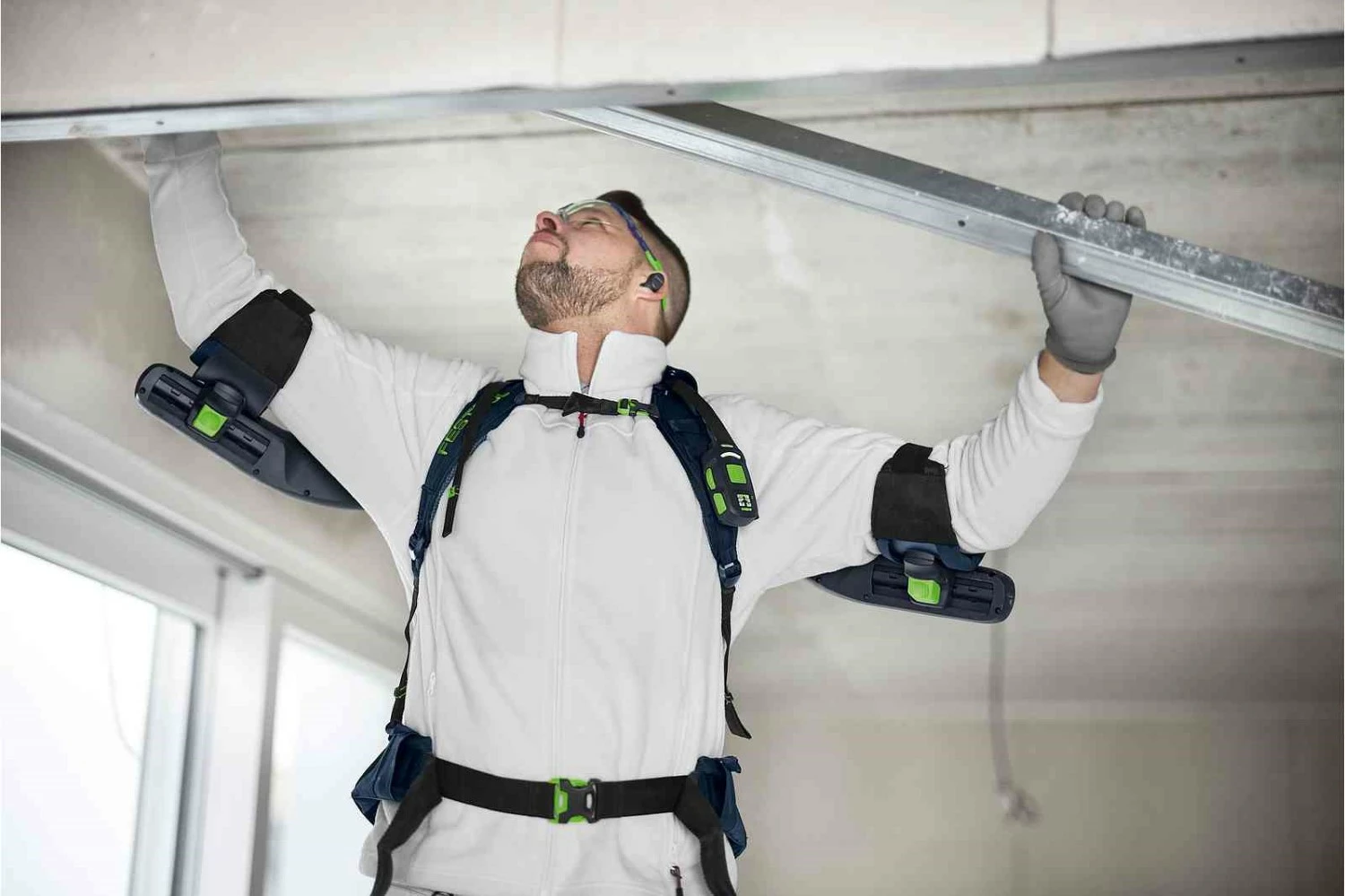 Exosquelette Festool : soulage les avant bras